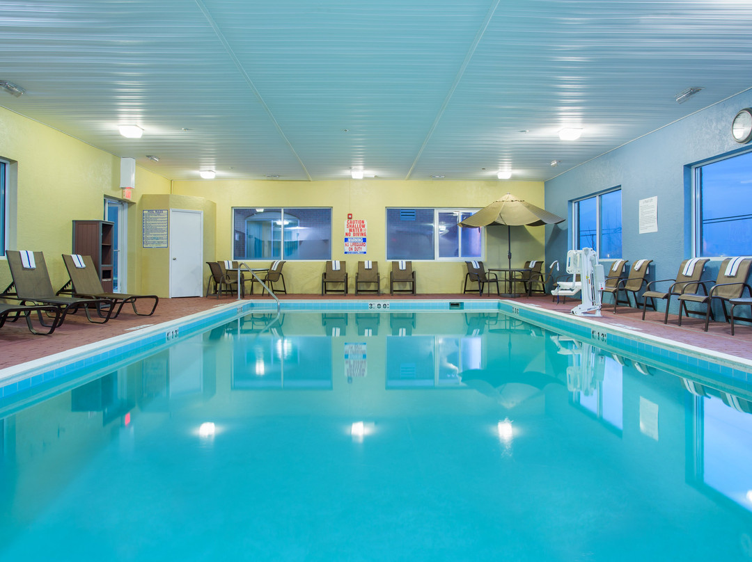 Holiday Inn Express & Suites Richmond By IHG主图