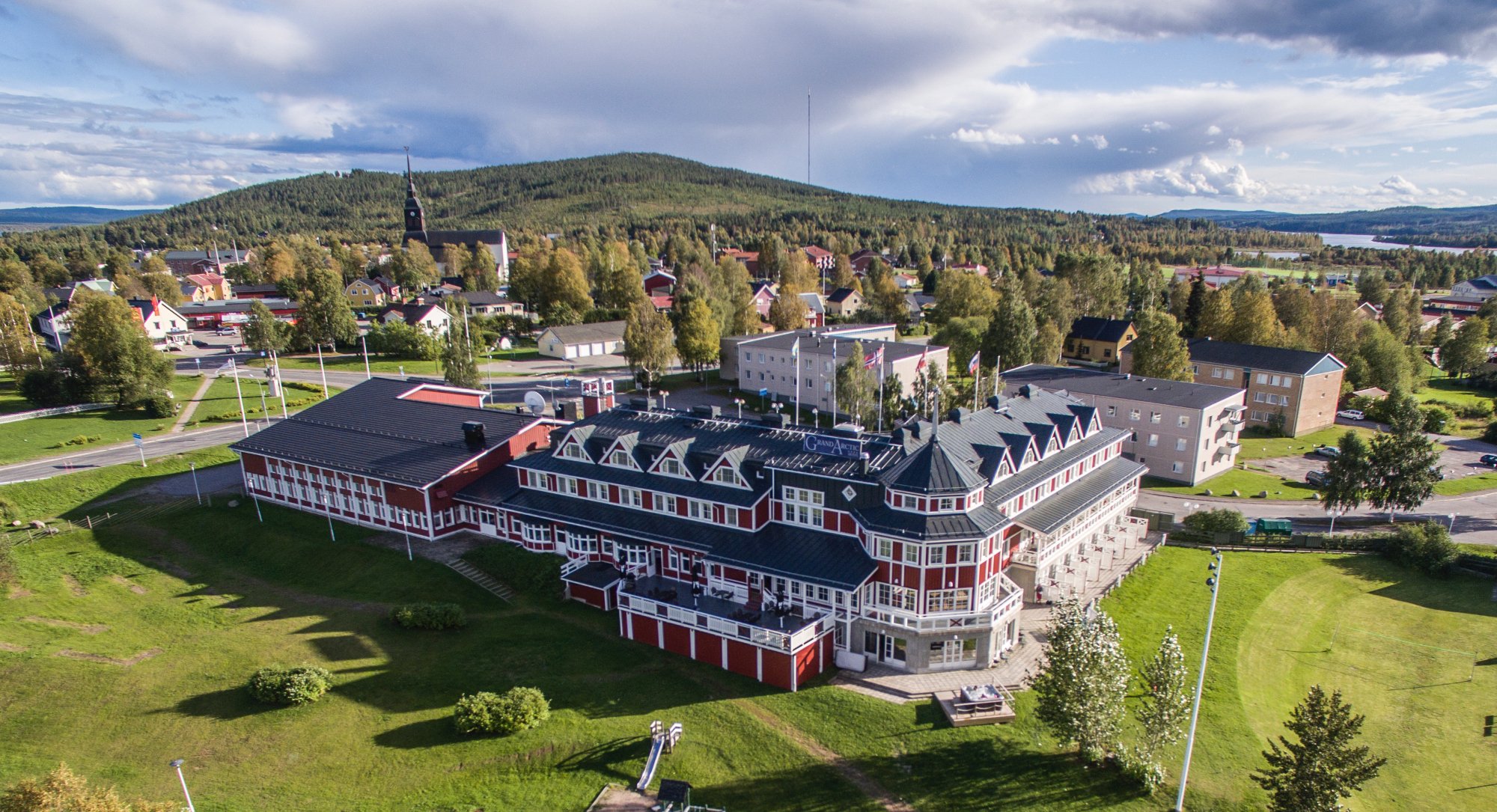 Grand Arctic Resort-官方