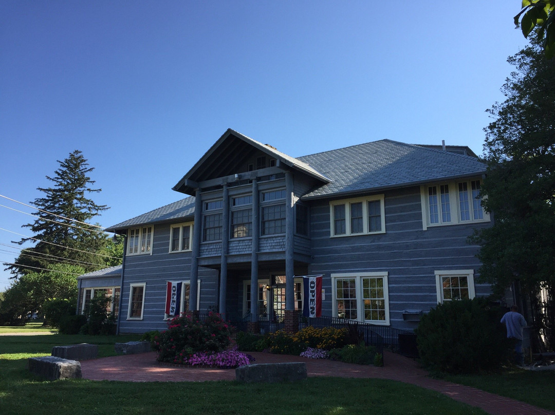 Log House Craft Gallery景点图片