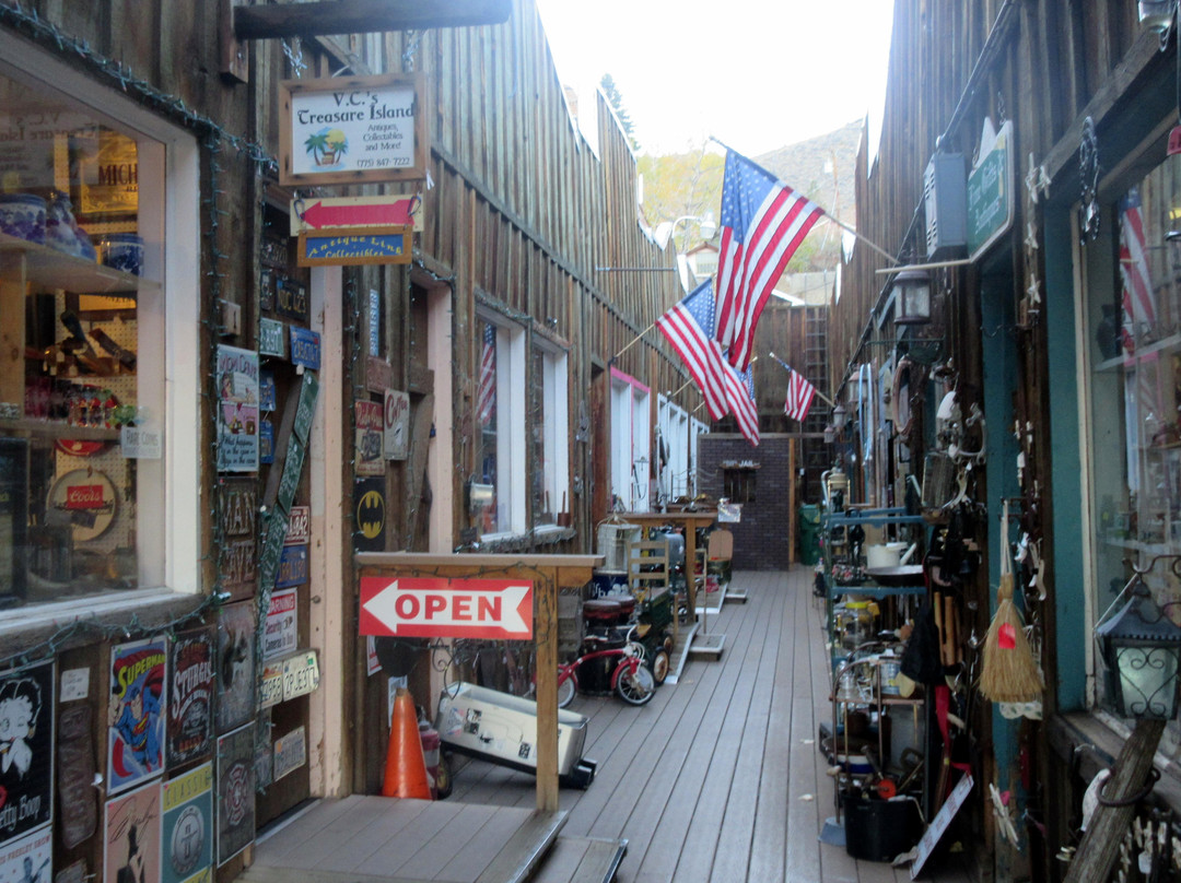 Virginia City Mall景点图片