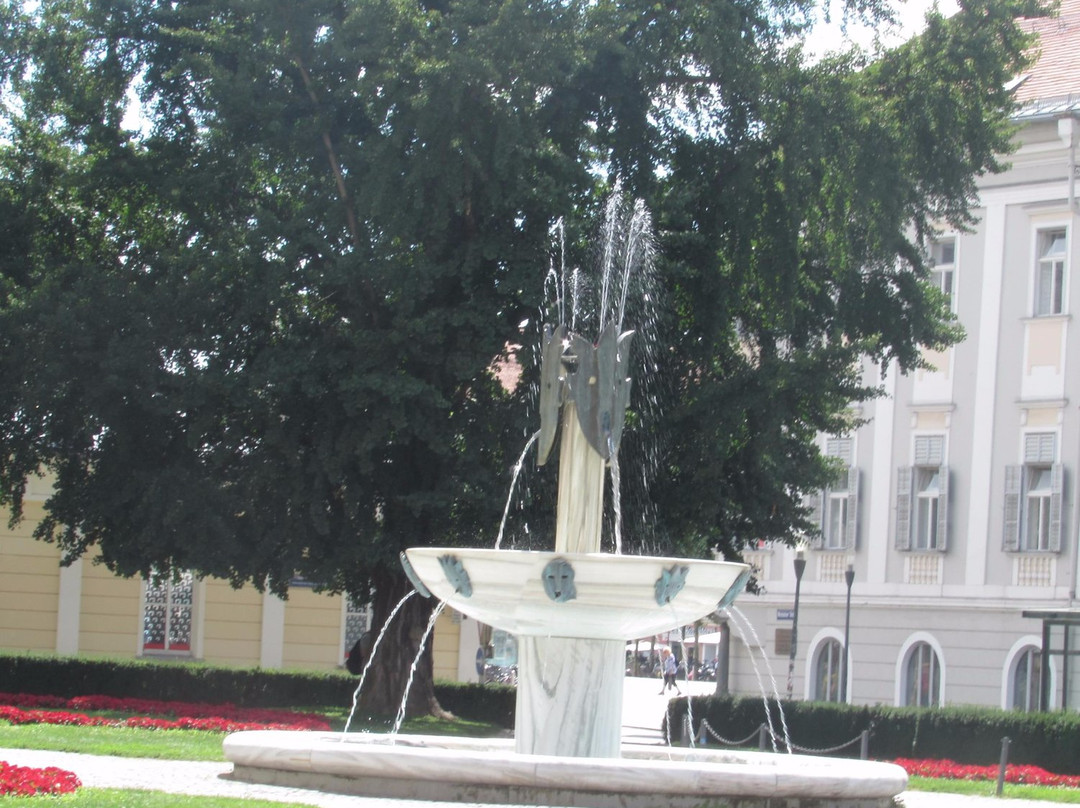 Kiki-Kogelnik-Brunnen und Landhaus Park景点图片