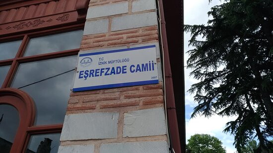 Eşrefzade Camii