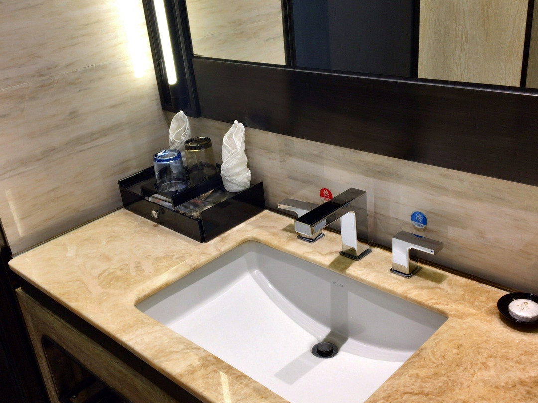 荷塘园林大酒店主图