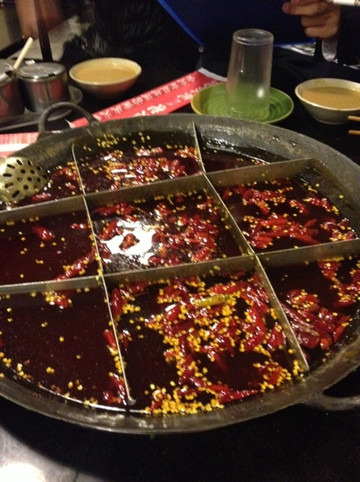 重庆老灶火锅主图