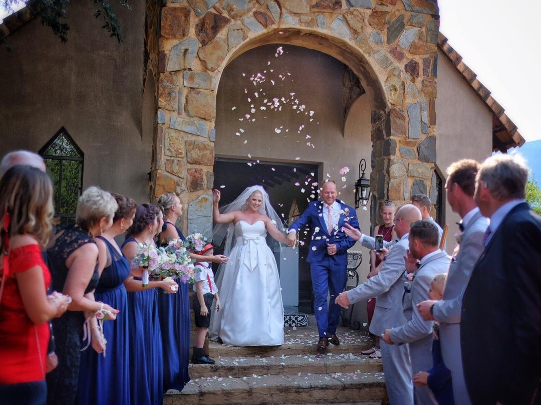 Green Leaves Country Lodge and Venue主图