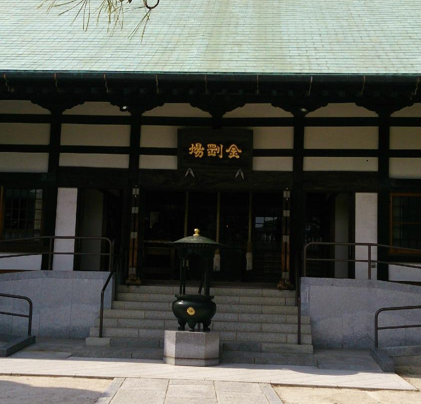 Zenyoji Temple景点图片