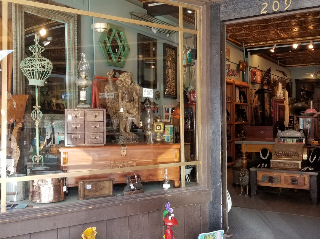 Big Sky Antiques景点图片