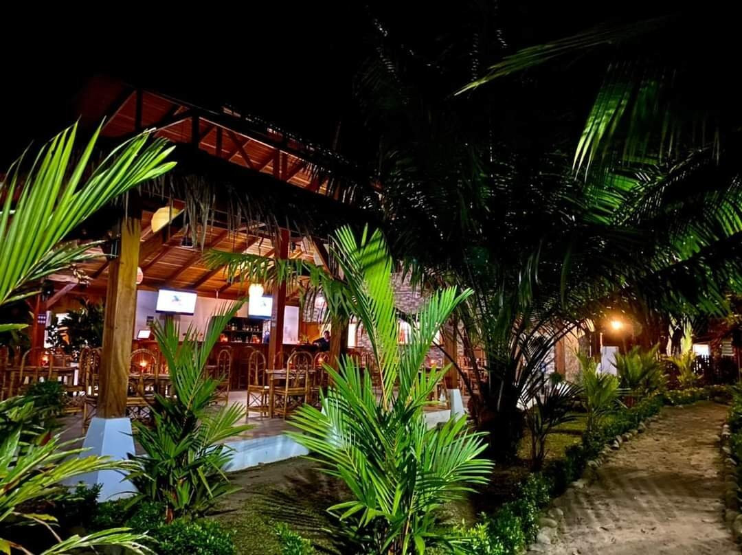 Rest & Bar Eden Beach Punta Uva