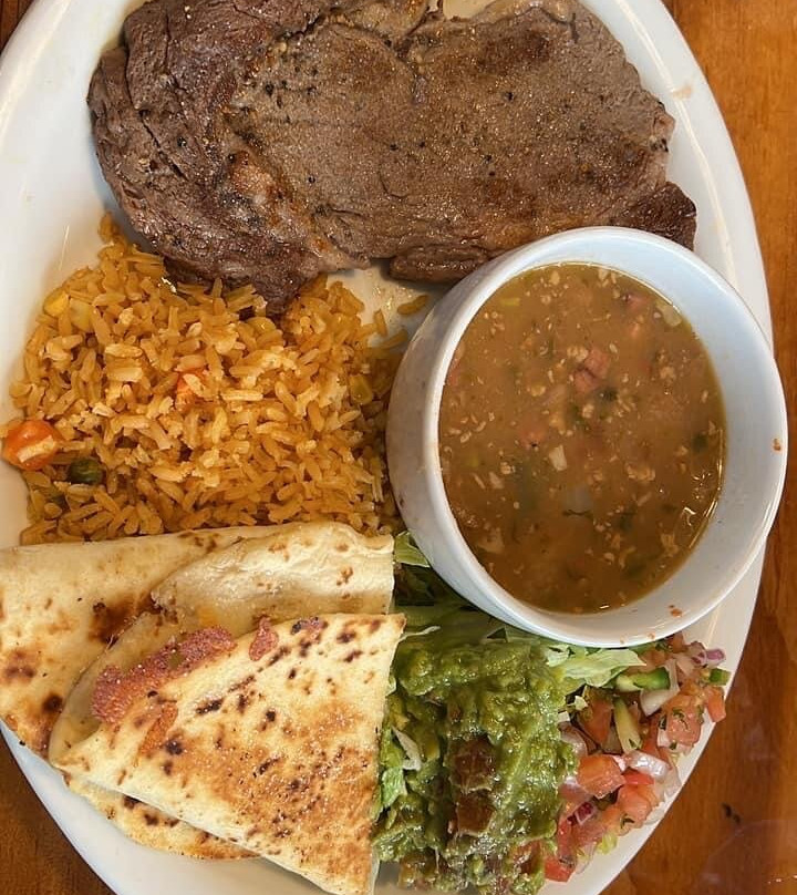 Leones Mexican Grill Y Panaderia