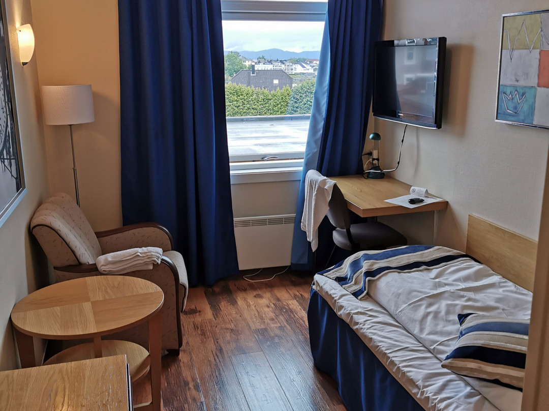 Vestnes Fjord Hotel主图
