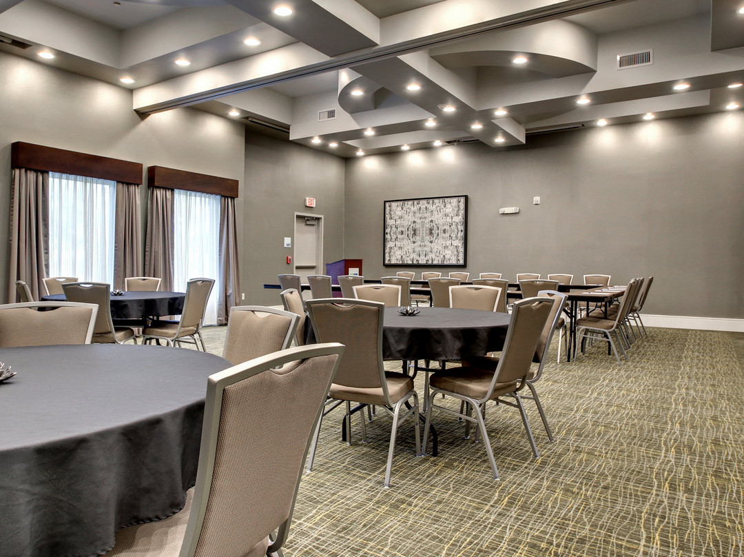 Holiday Inn Express & Suites Albany By IHG主图