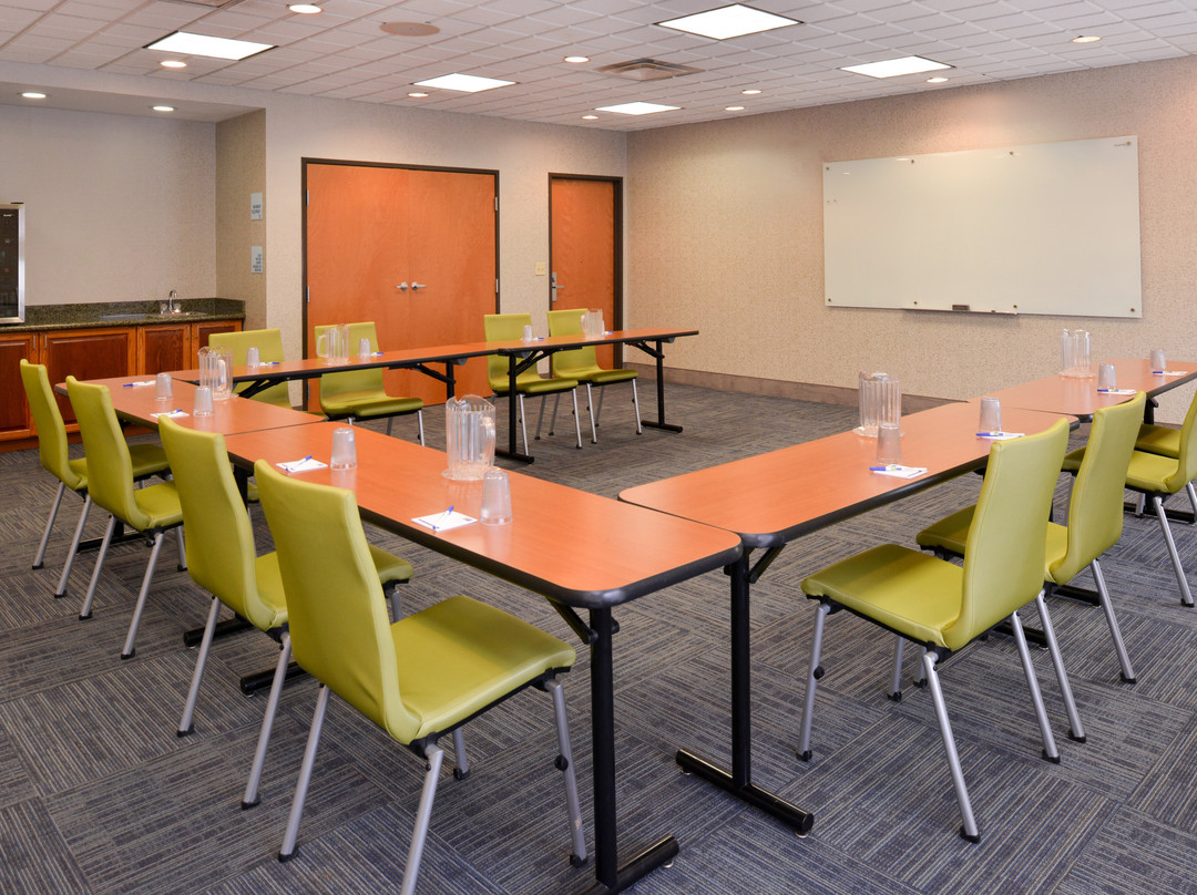 Holiday Inn Express & Suites Parkersburg - Mineral Wells By IHG主图