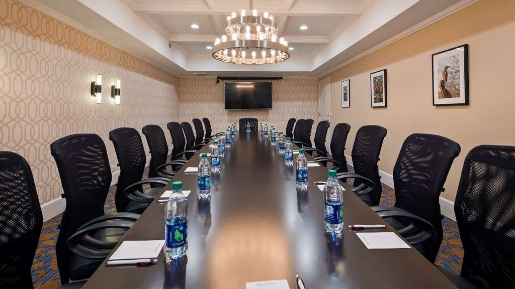 Best Western Plus Palm Court Hotel主图