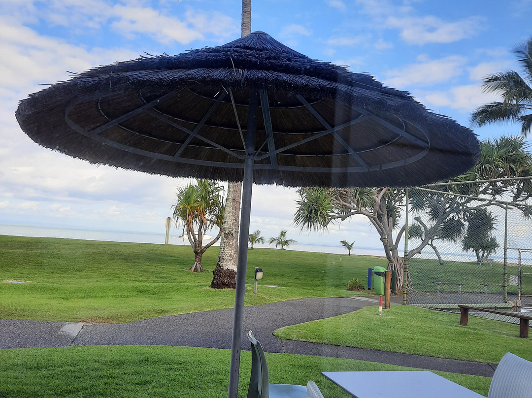 汤加鲁马岛度假酒店主图