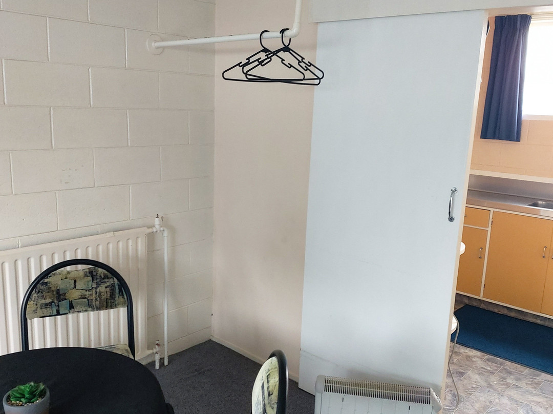 Oasis Hotel & Motel主图