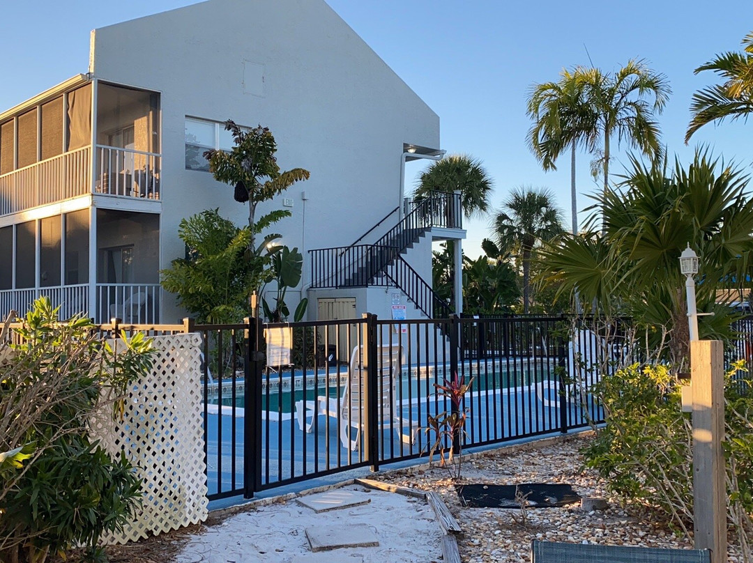 Marco Island Lakeside Inn主图