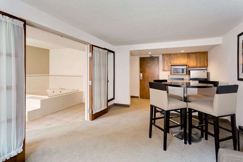 Ramada by Wyndham Marquette-官方