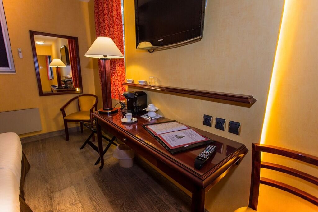 Cit'Hotel le Cèdre主图