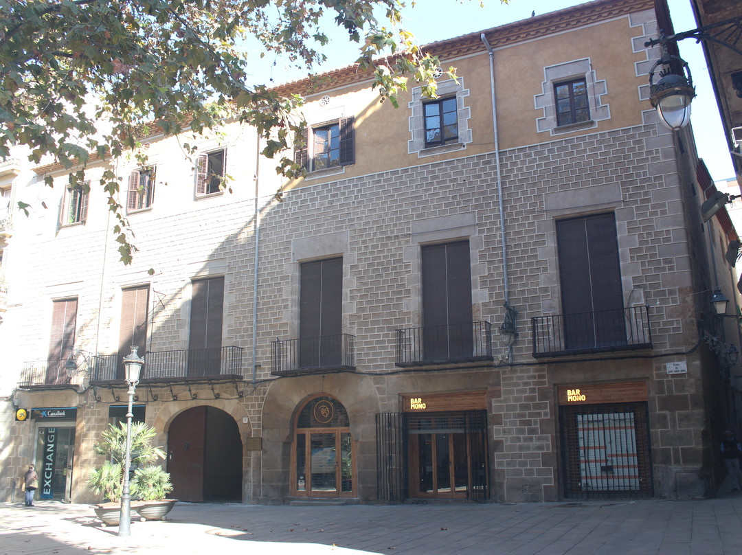 Plaça de Sant Josep Oriol-巴塞罗那必去景点