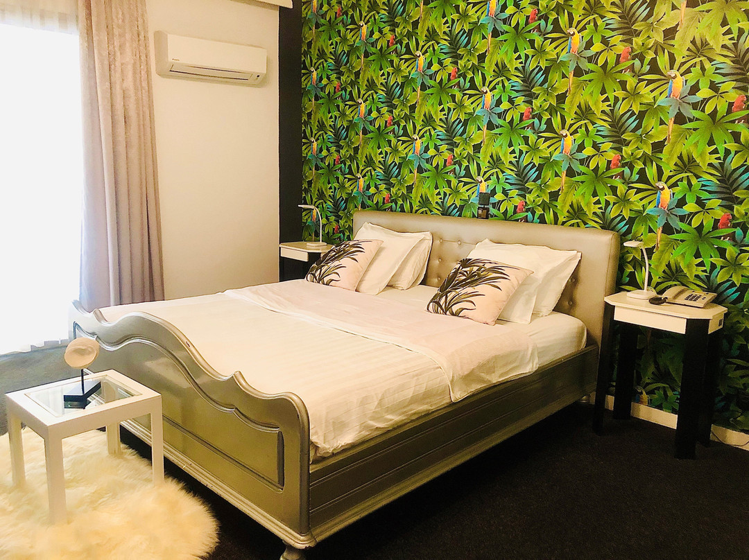 Hôtel La Licorne主图