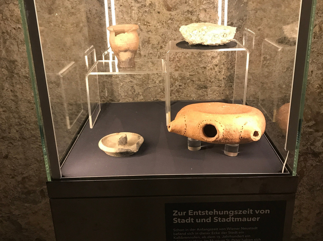 Stadtmauer und Kasematten-维也纳新城必去景点