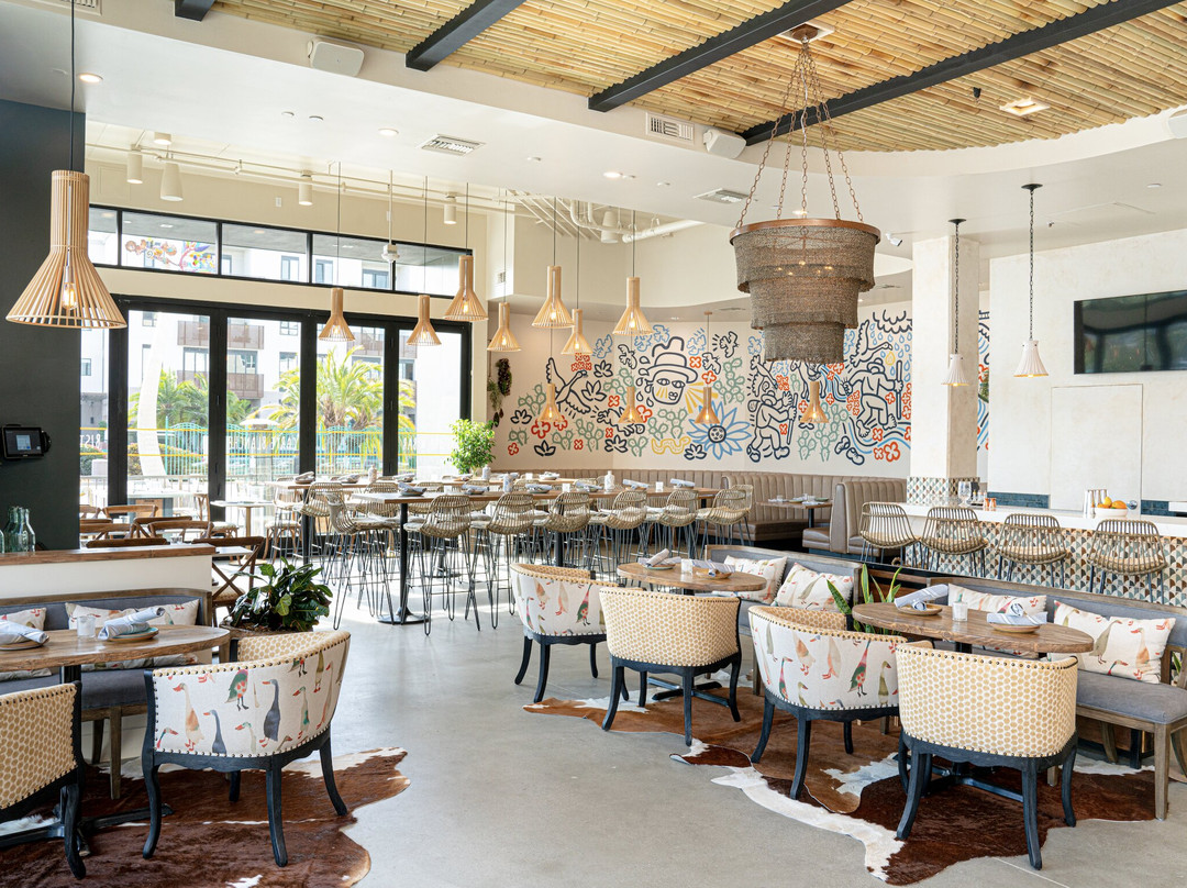 Carte Blanche Bistro & Bar