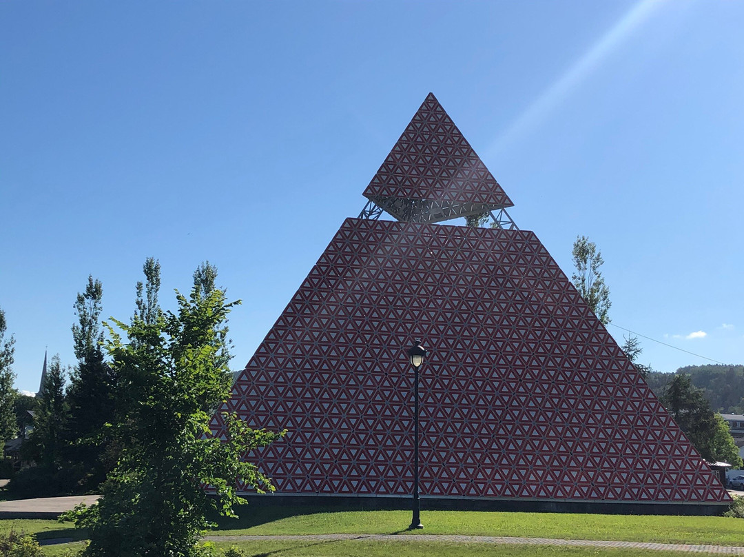 La Pyramide des Ha! Ha!景点图片