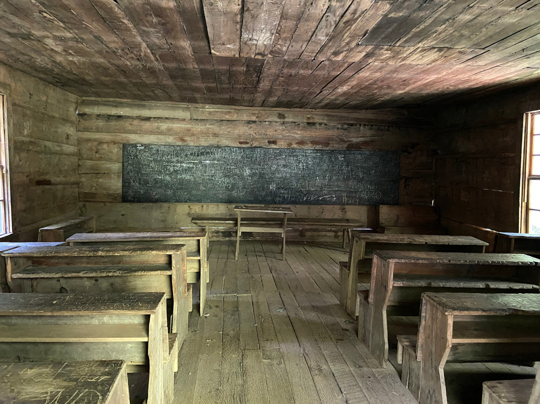 Little Greenbrier School-大雾山国家公园必去景点