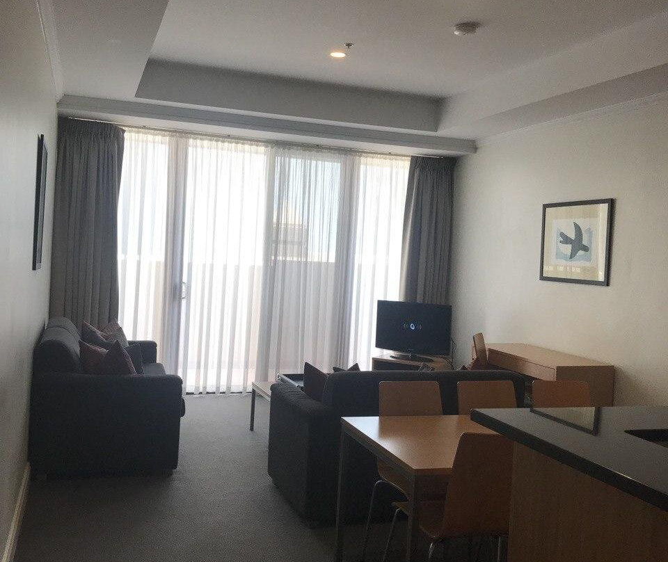 富兰克林中央公寓酒店主图