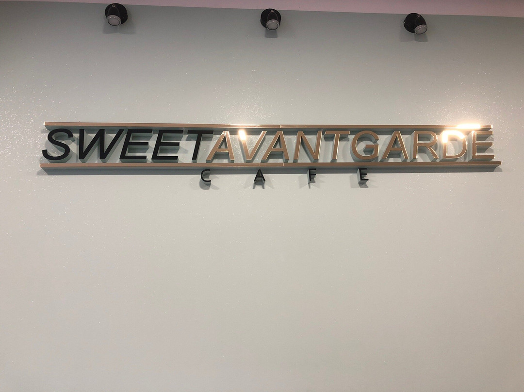 Sweet Avantgarde Cafe