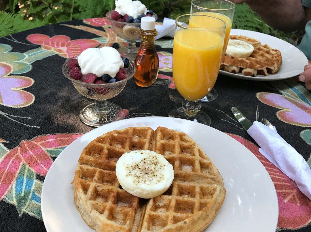 In the Selkirk Mountains B&B主图