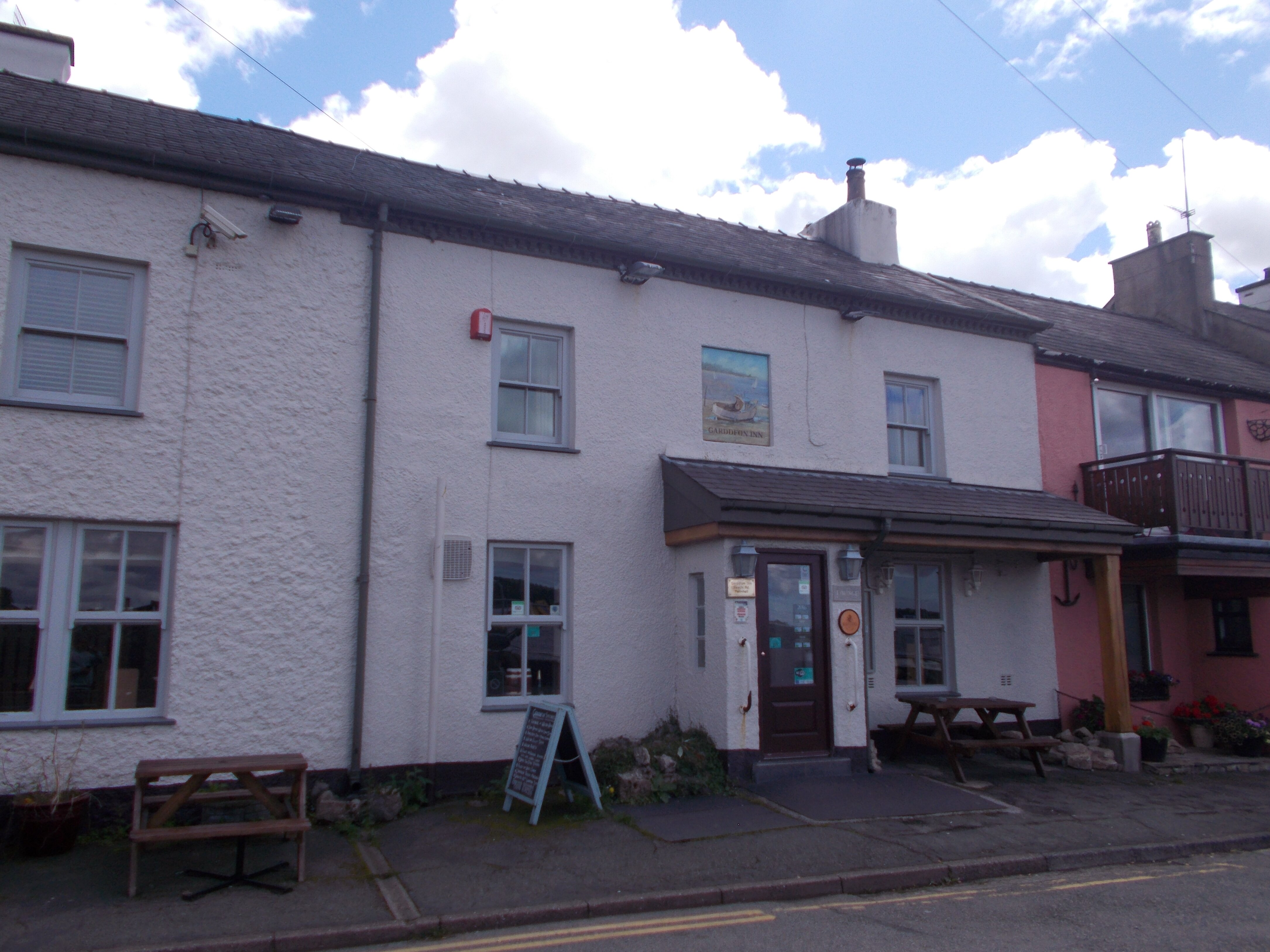 Garddfon Inn-官方