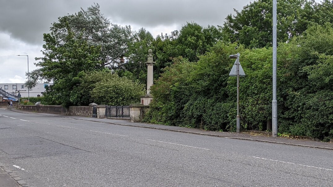 War Memorial Crookedholm and Hurlford景点图片