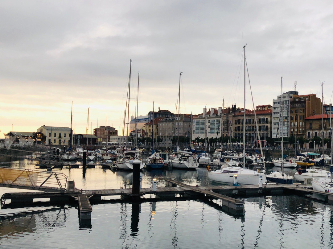 Letras Gijon-希洪必去景点