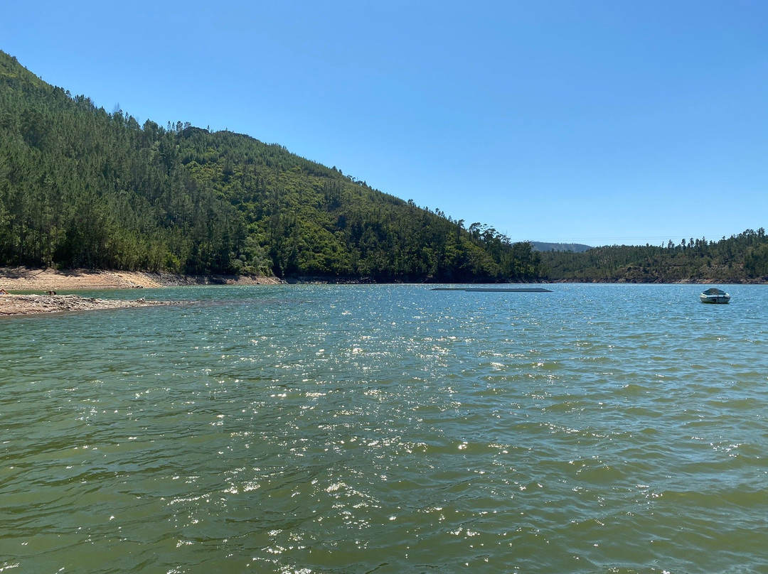 Praia Fluvial de Fernandaires景点图片