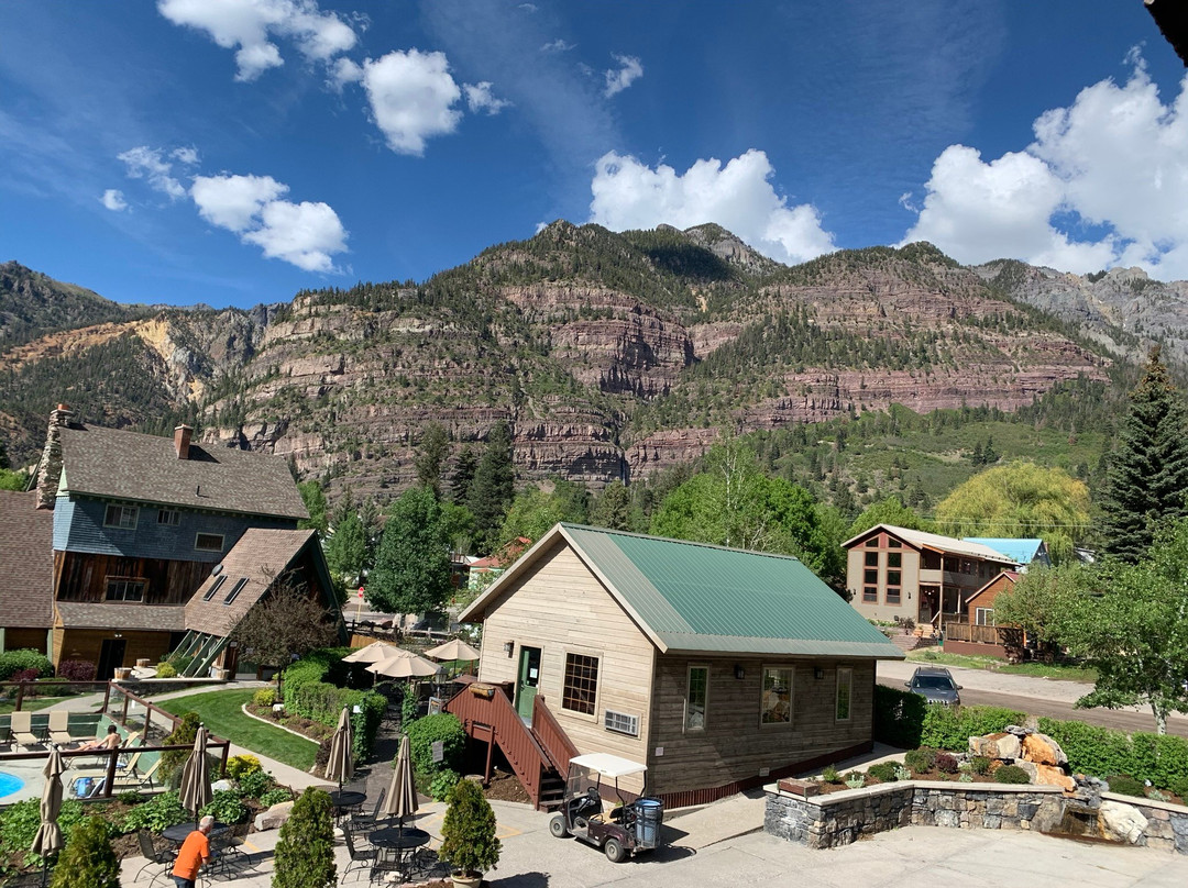 Twin Peaks Lodge & Hot Springs主图