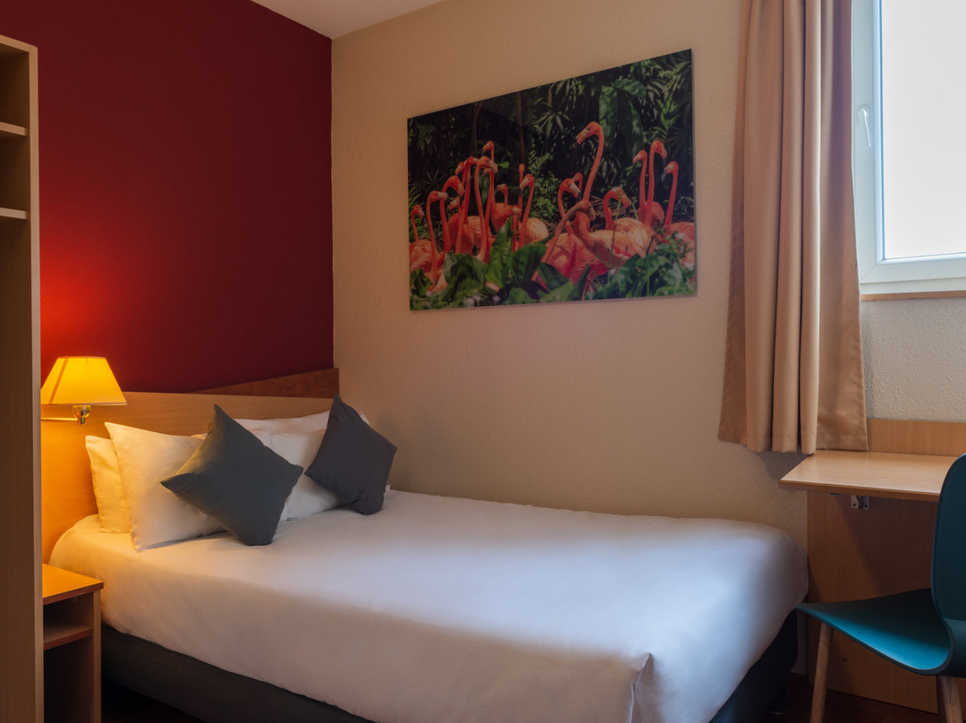 Hotel The Originals Marseille Aeroport主图