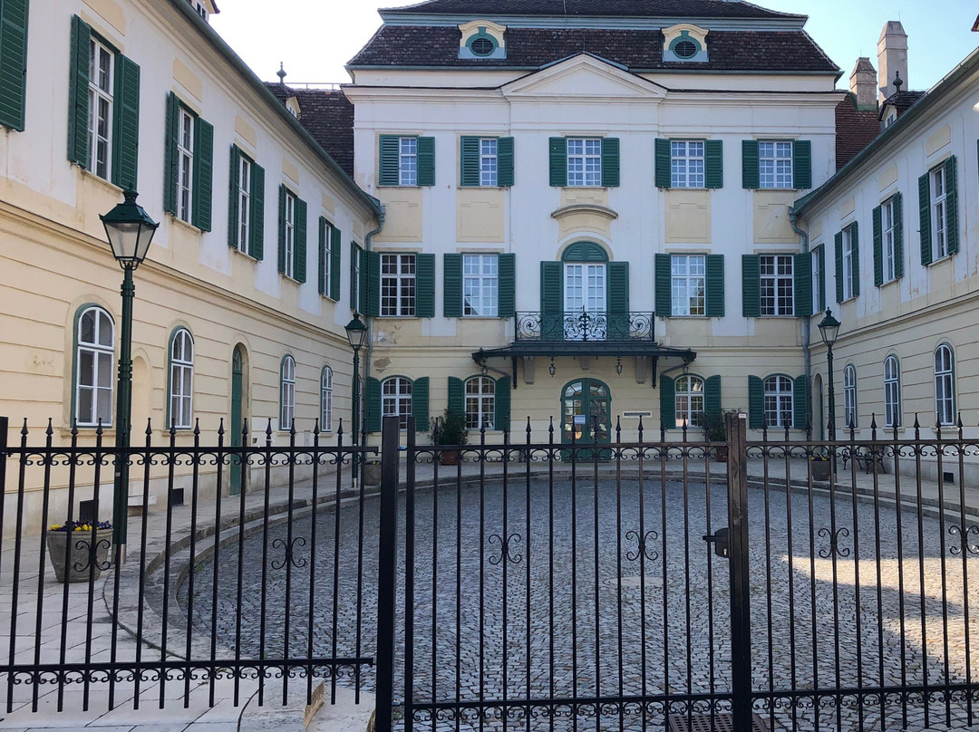 Schloss Hunyadi-Maria Enzersdorf必去景点