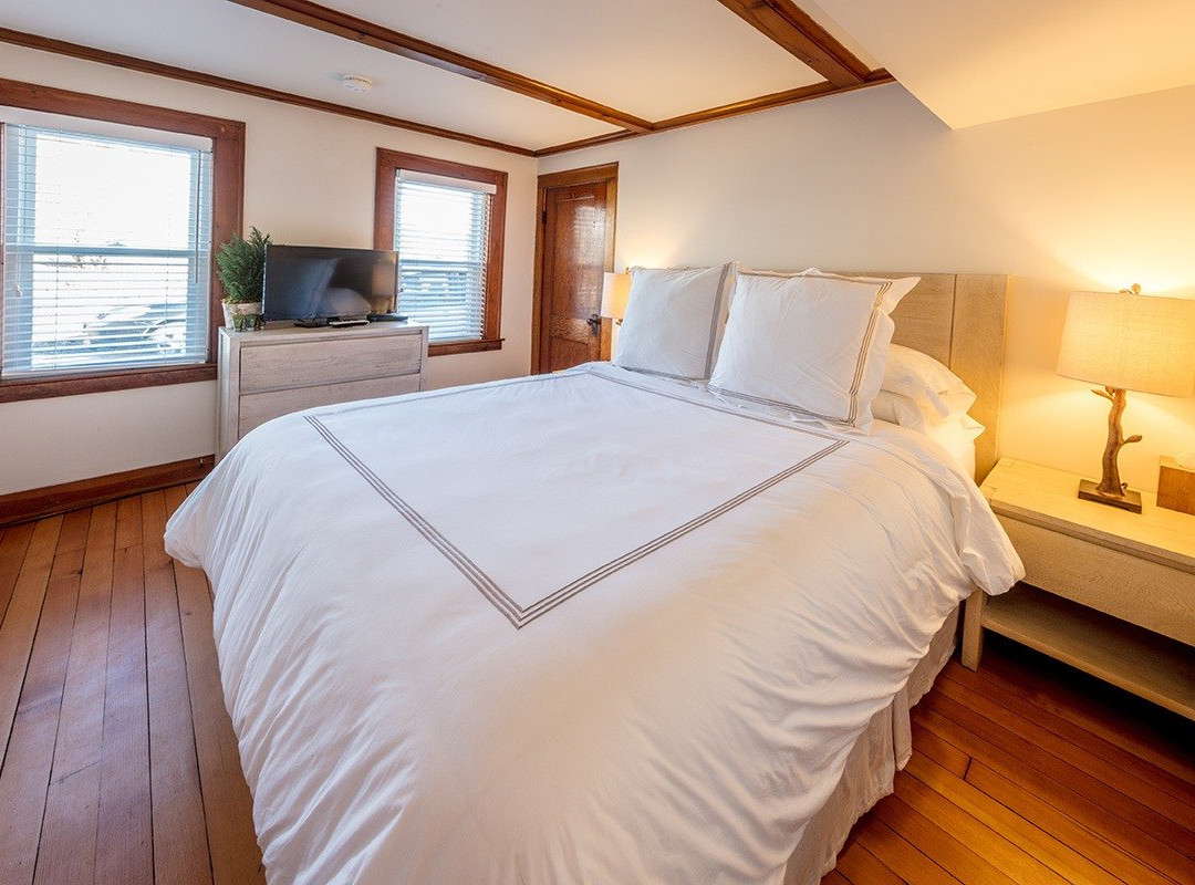 The Warfield House Inn主图