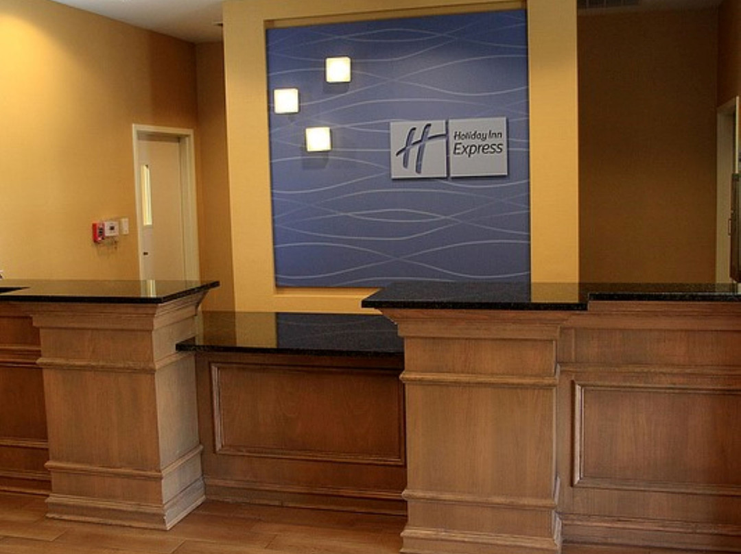 Holiday Inn Express & Suites Bossier City By IHG主图