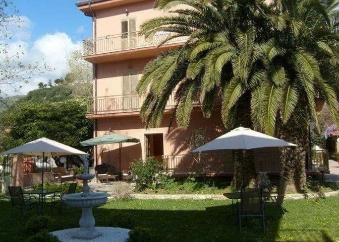 Un Posto al Sole主图