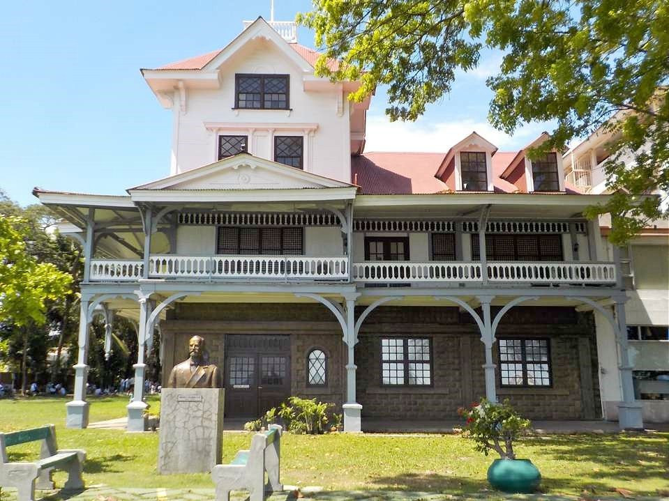 西利曼大学-杜马盖地必去景点