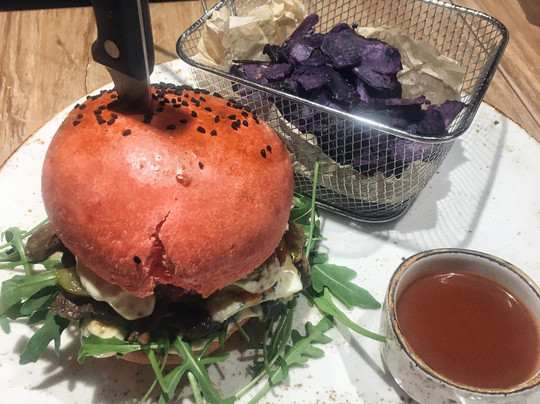 TA'AM Restaurant & Cocktail Bar