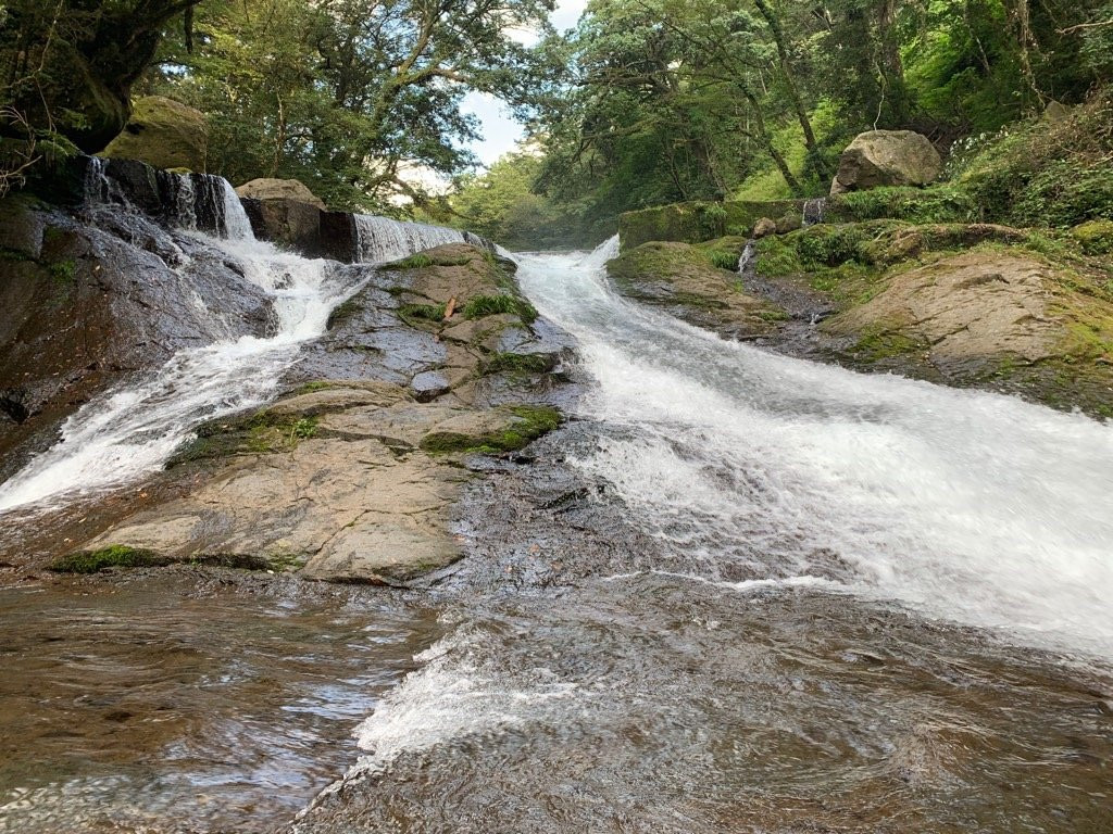 Yonjusanman Falls景点图片