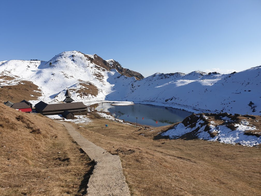 Prashar Lake景点图片