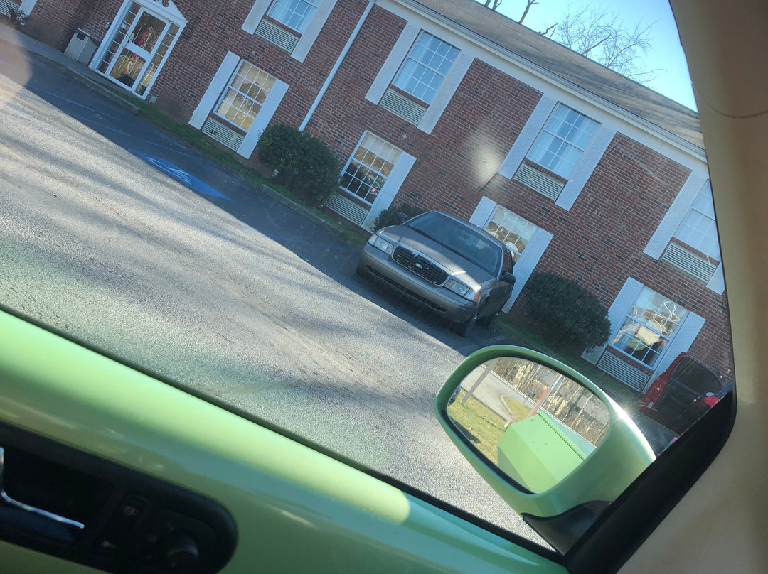 Americourt Hotel主图