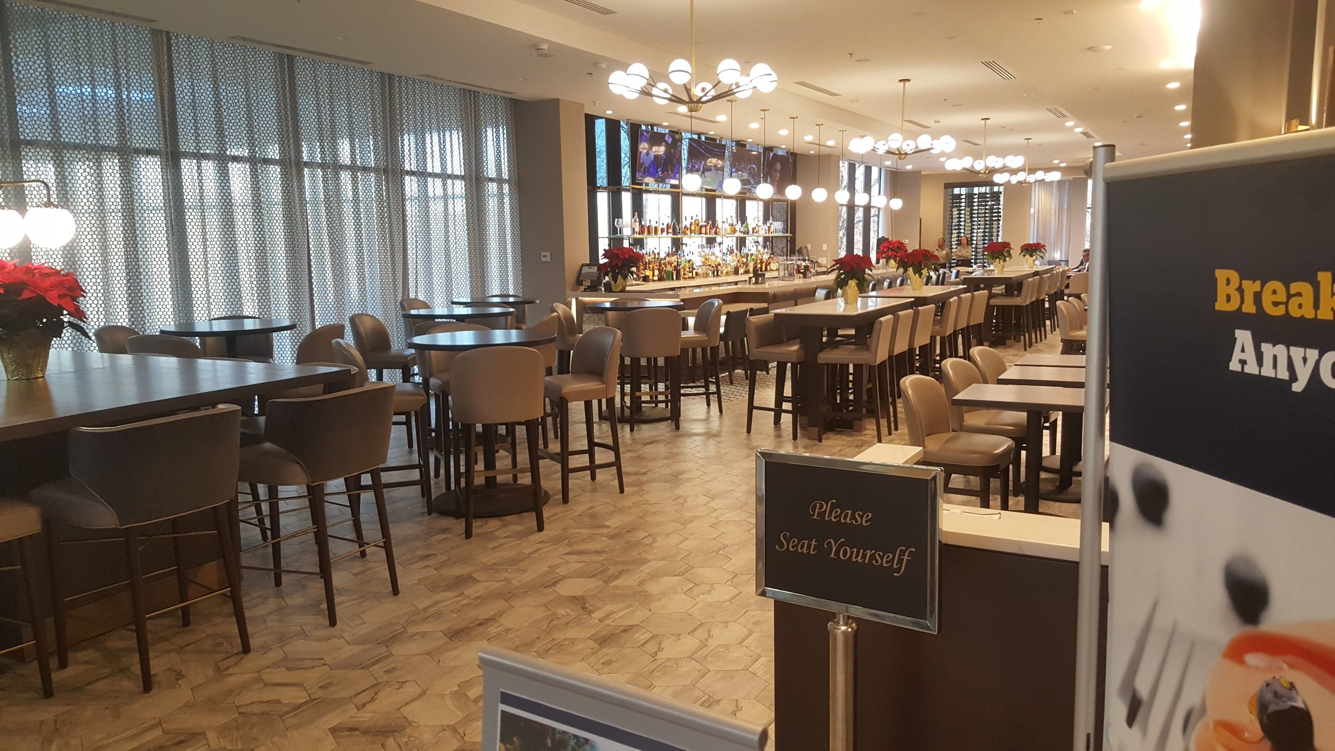 夏洛特维尔希尔顿逸林酒店-餐饮