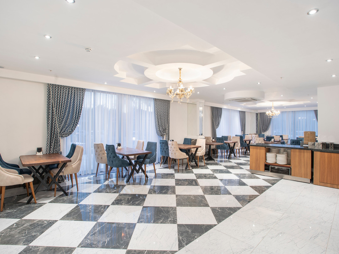 The Sansa Hotel & Spa主图
