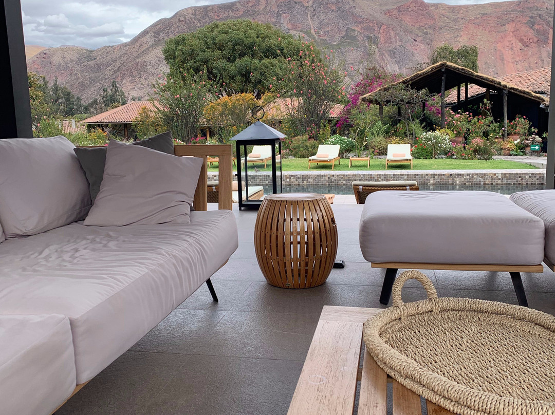 太阳与月亮山林小屋主图