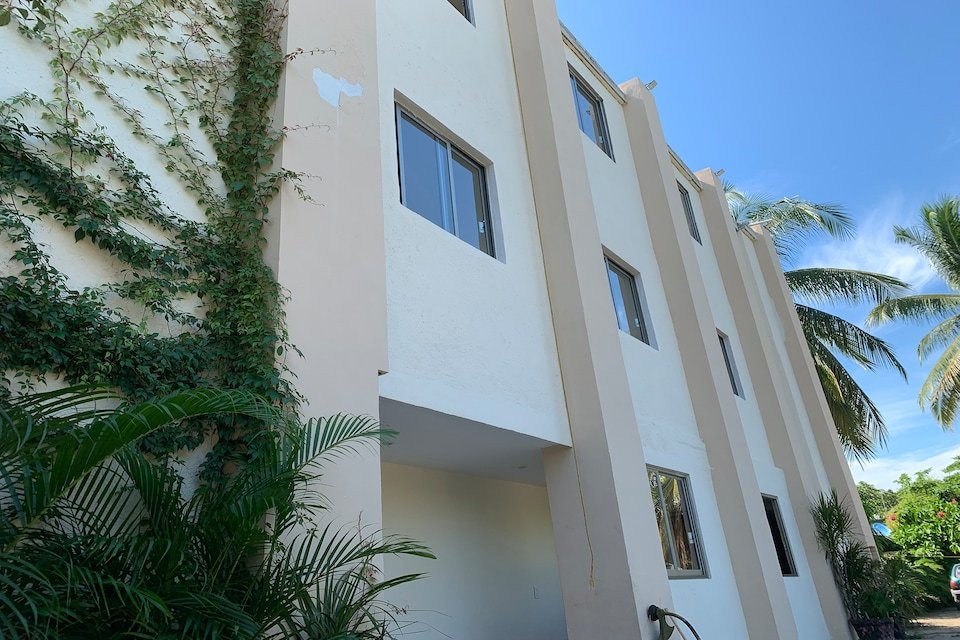 Hotel Ashly Loma Larga主图